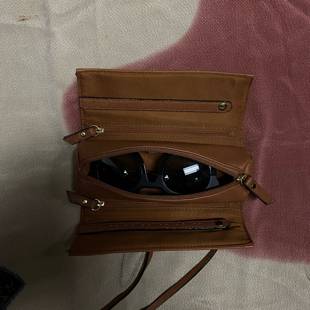 ANDEAWY Tan Sunglasses Case